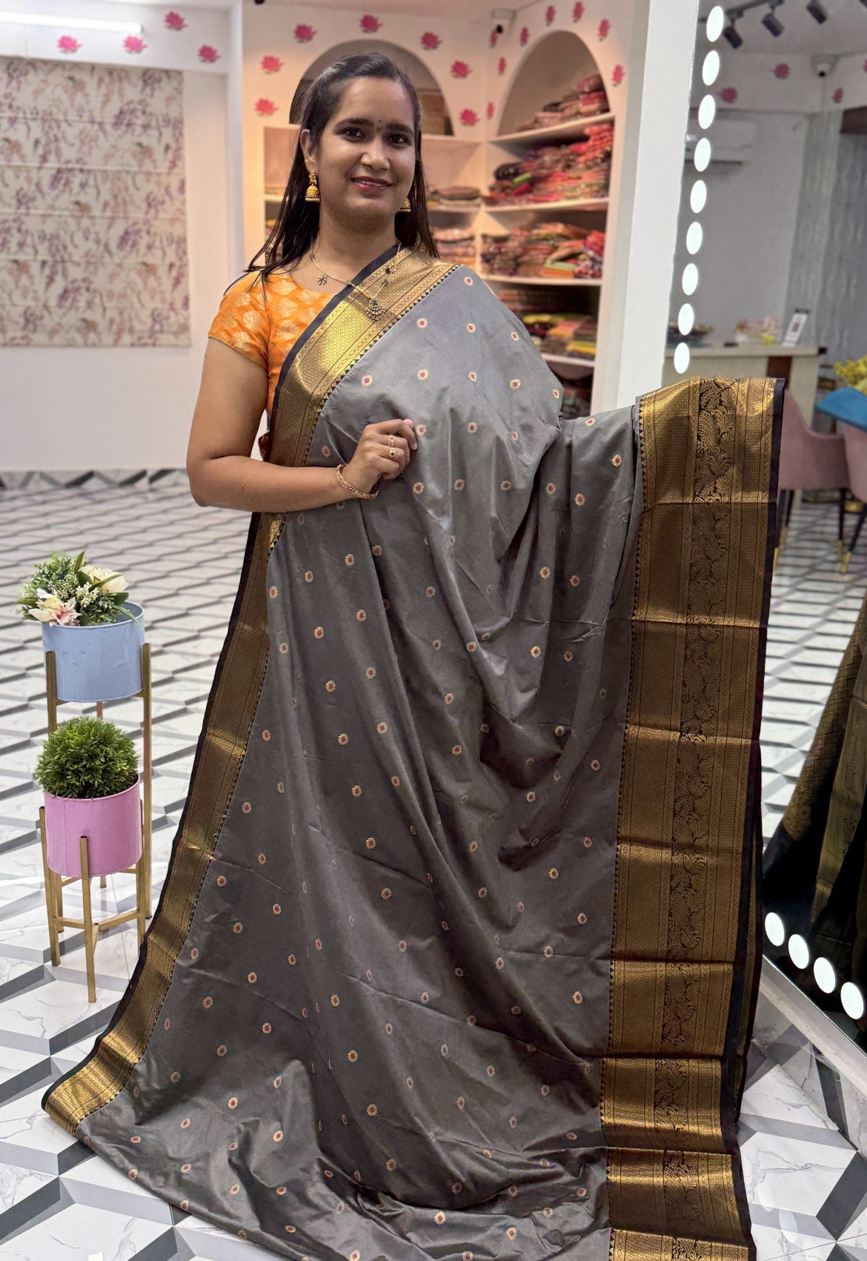 Grey Black Semi Gadwal