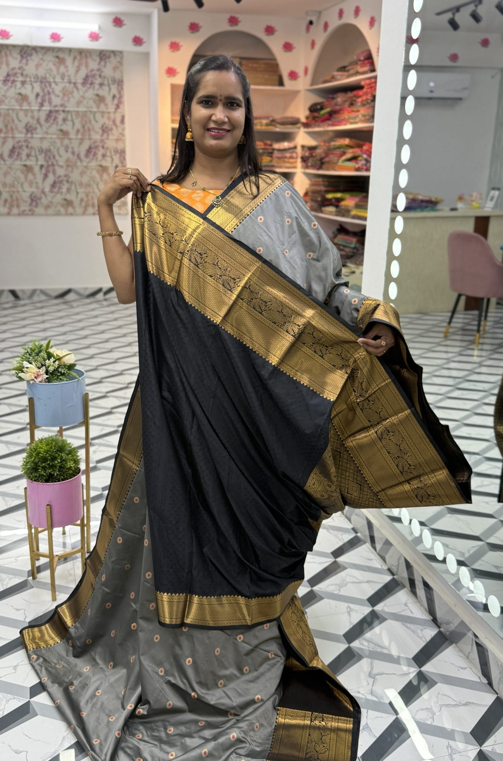 Grey Black Semi Gadwal