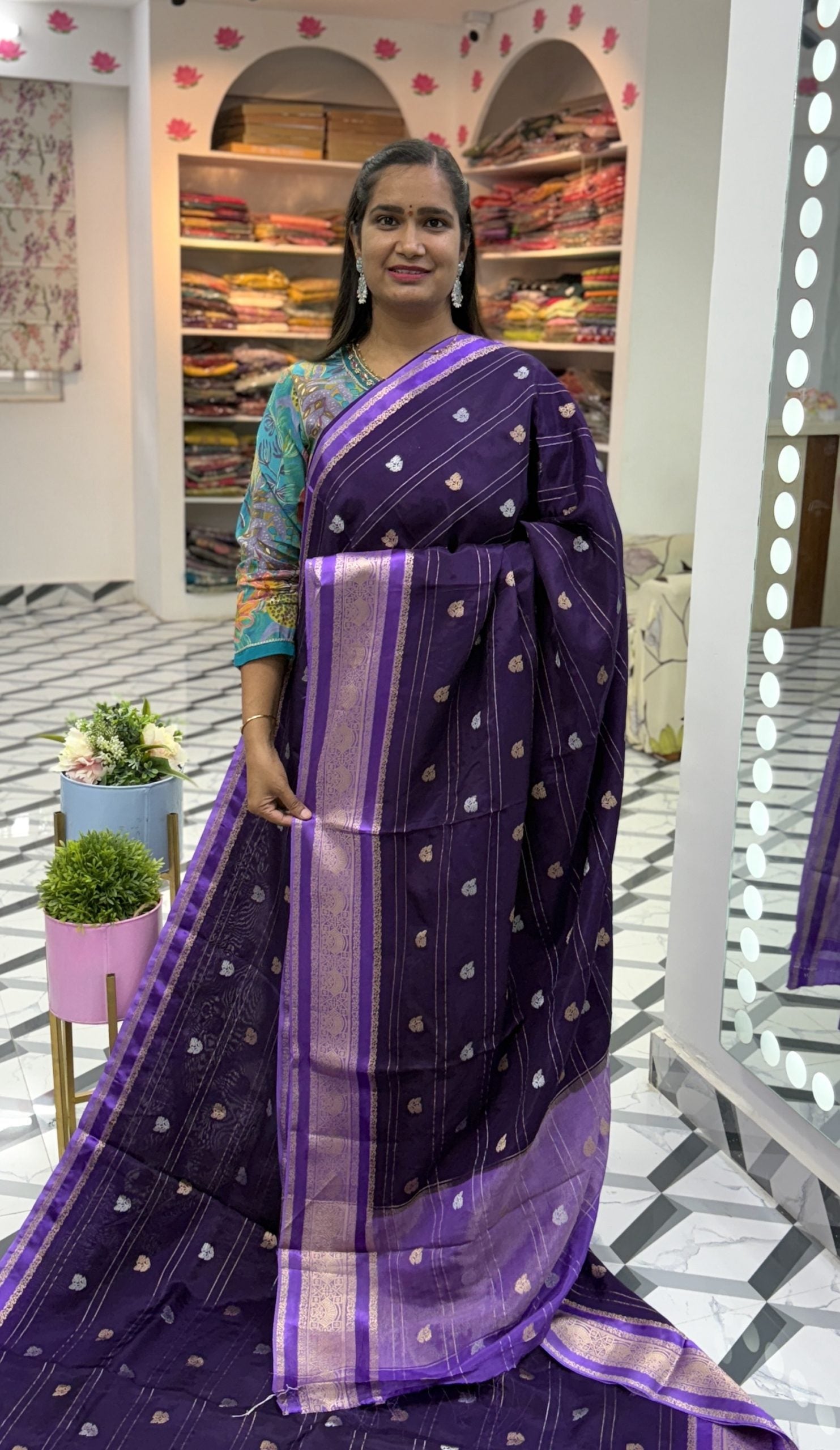 Animisha Purple Viscose Crepe Saree