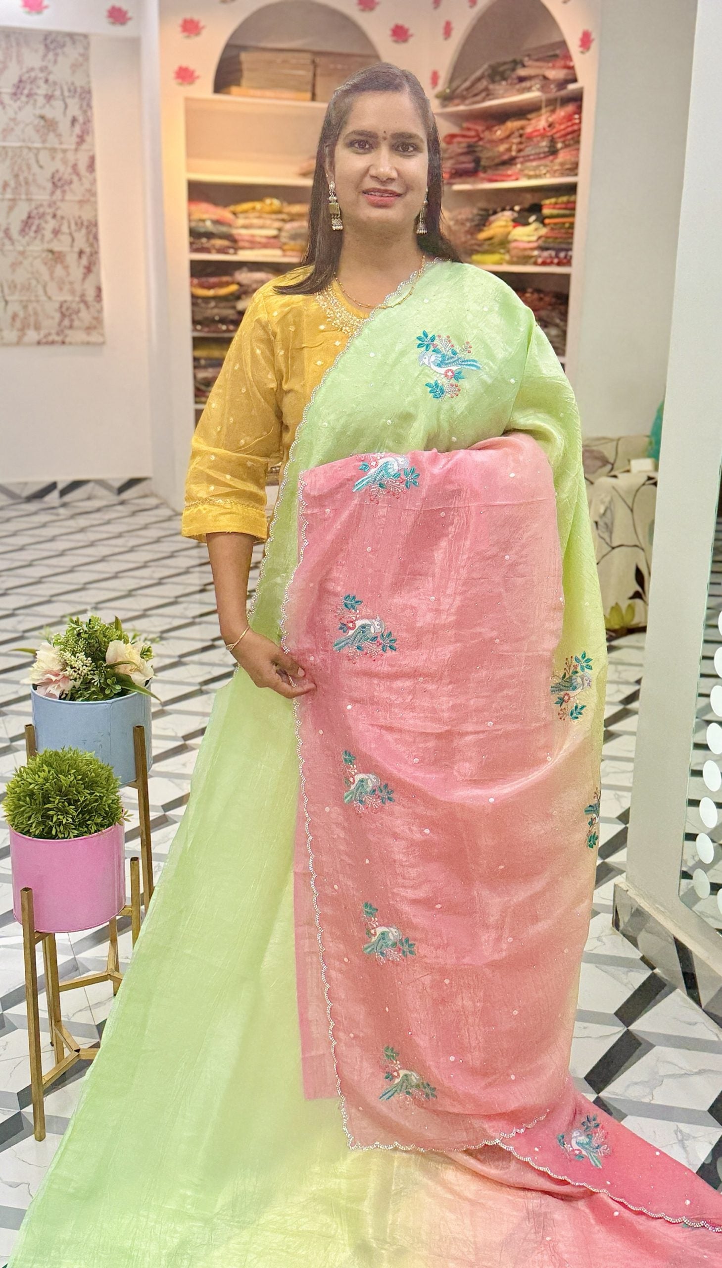Dual Shaded Fancy Crush Saree