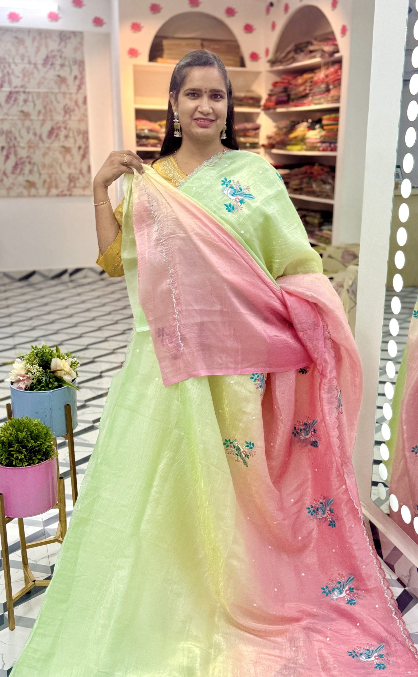 Dual Shaded Fancy Crush Saree