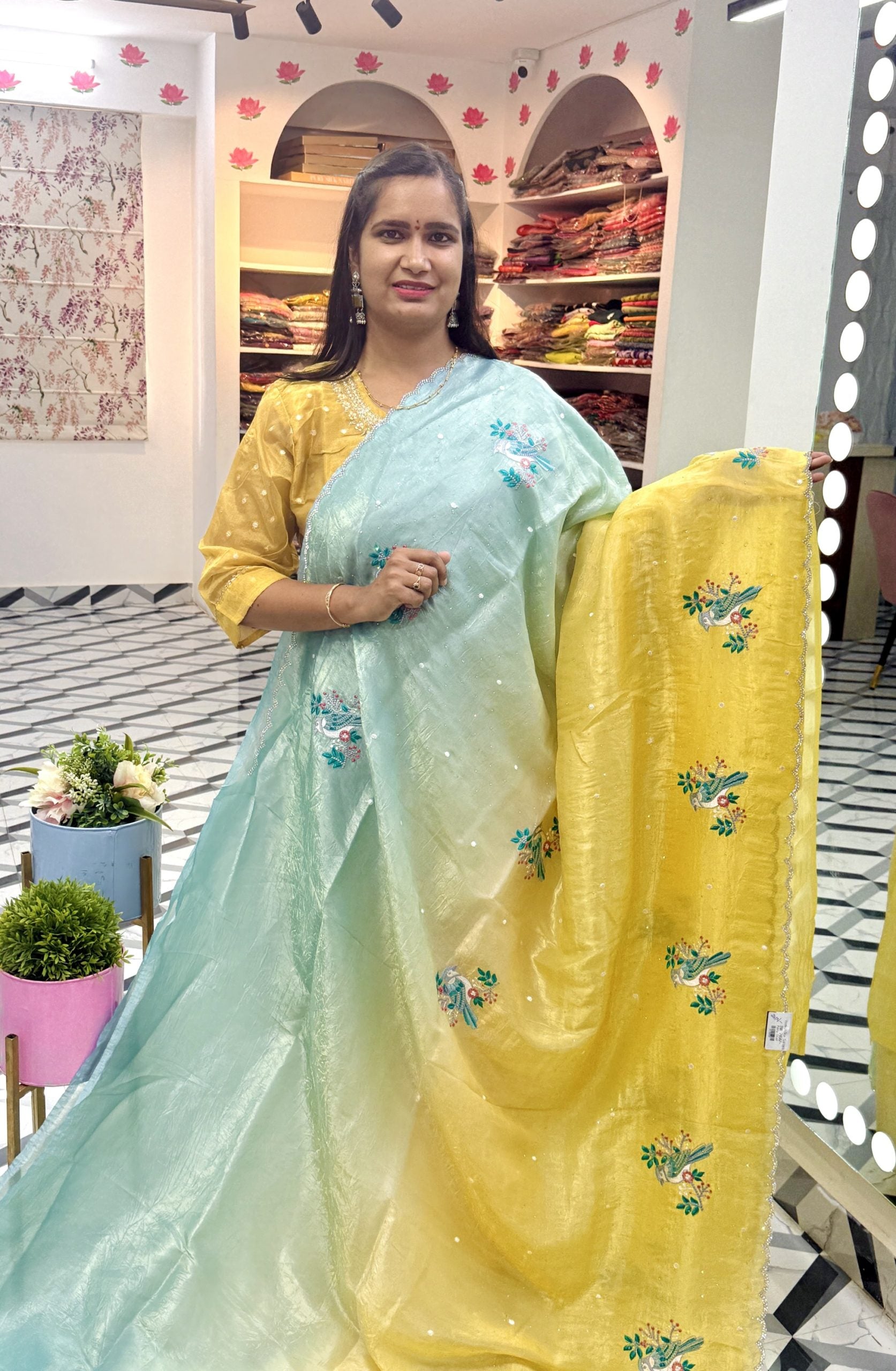 Dual Shaded Fancy Crush Saree