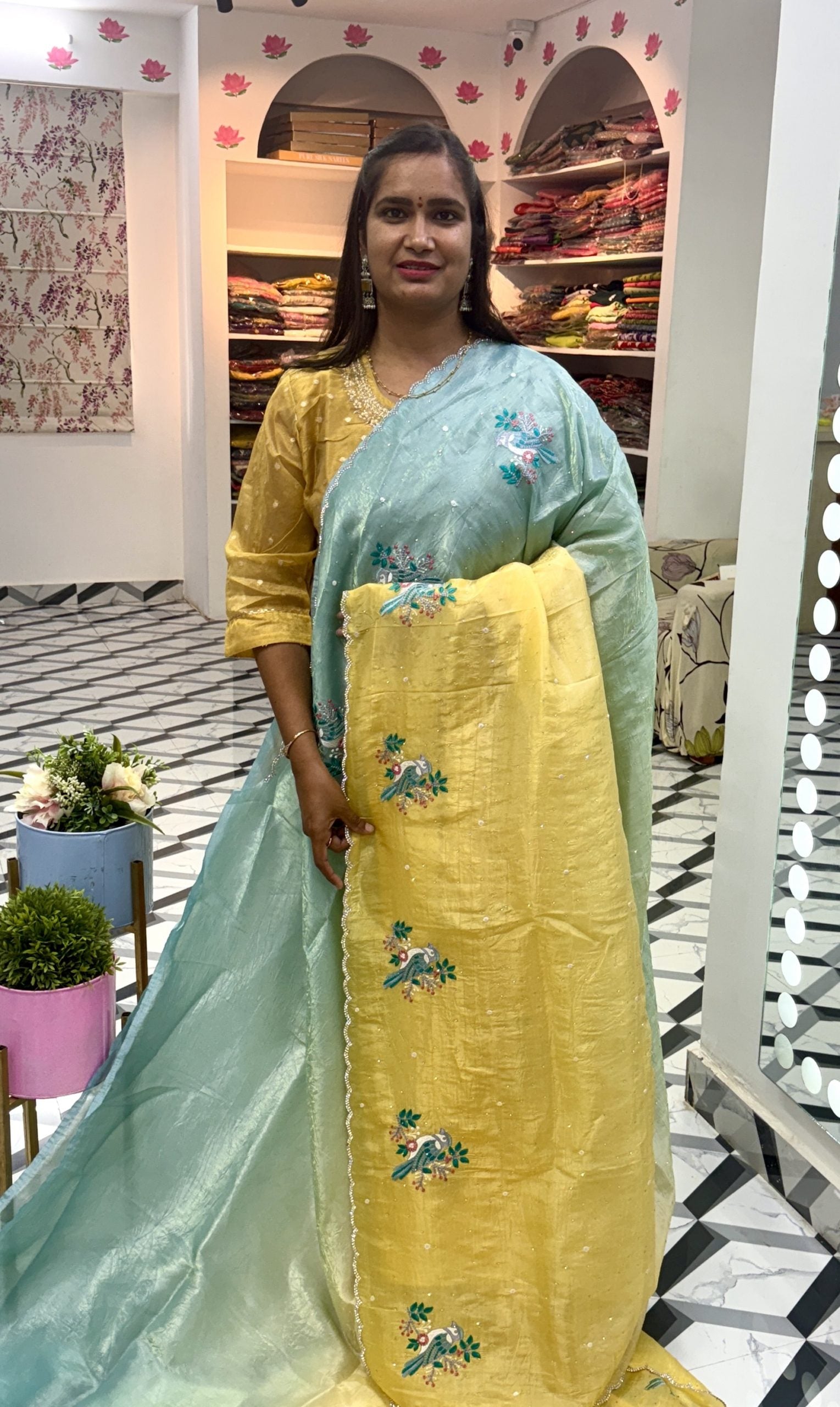 Dual Shaded Fancy Crush Saree