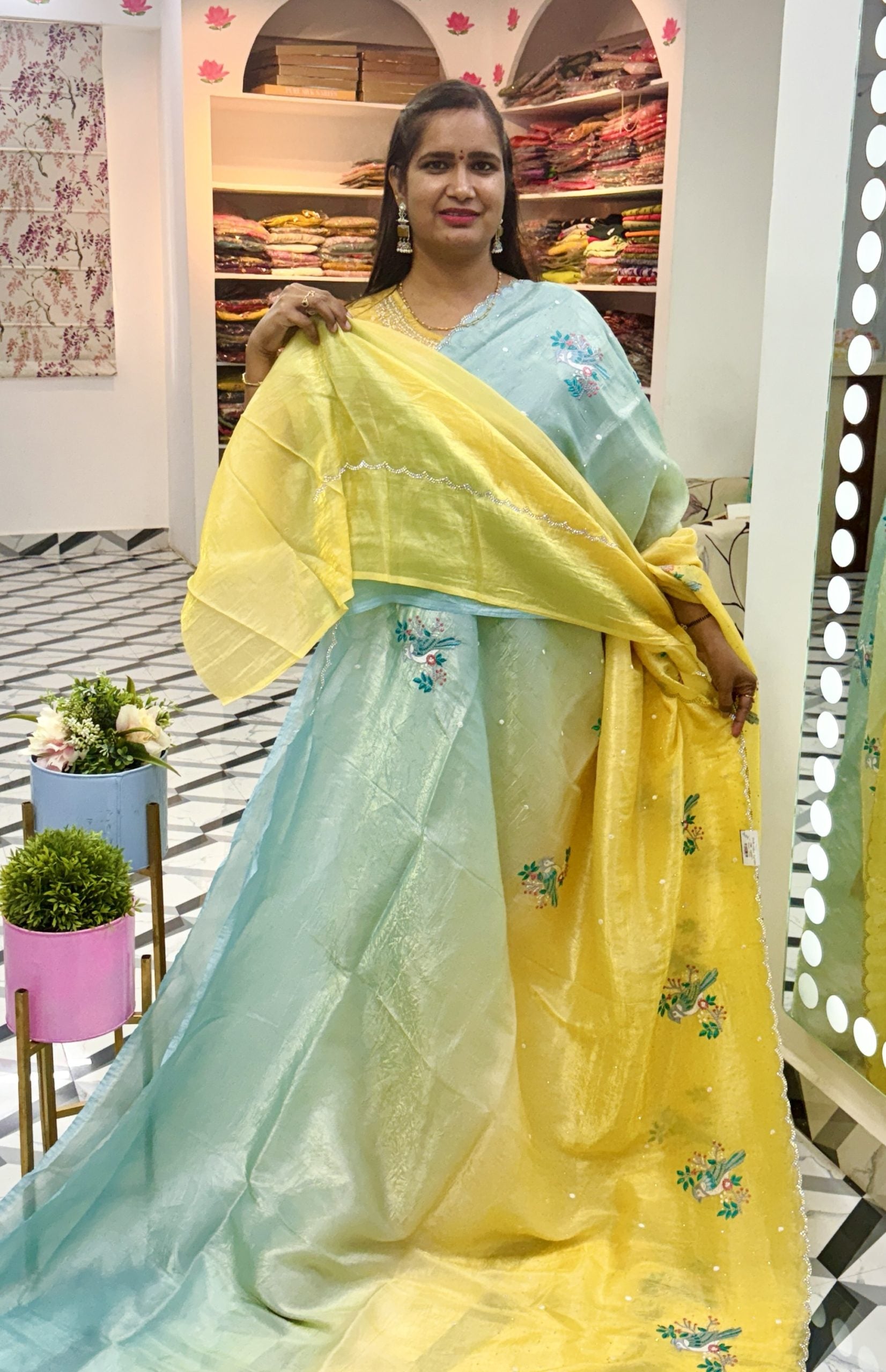 Dual Shaded Fancy Crush Saree